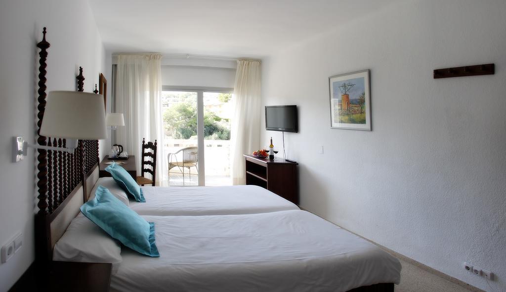 Hotel Apartamentos Cala סנטני מראה חיצוני תמונה