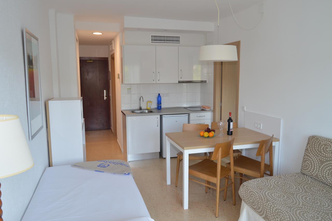 Hotel Apartamentos Cala סנטני מראה חיצוני תמונה